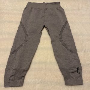 Lorna Jane seamless 3/4 length workout leggings